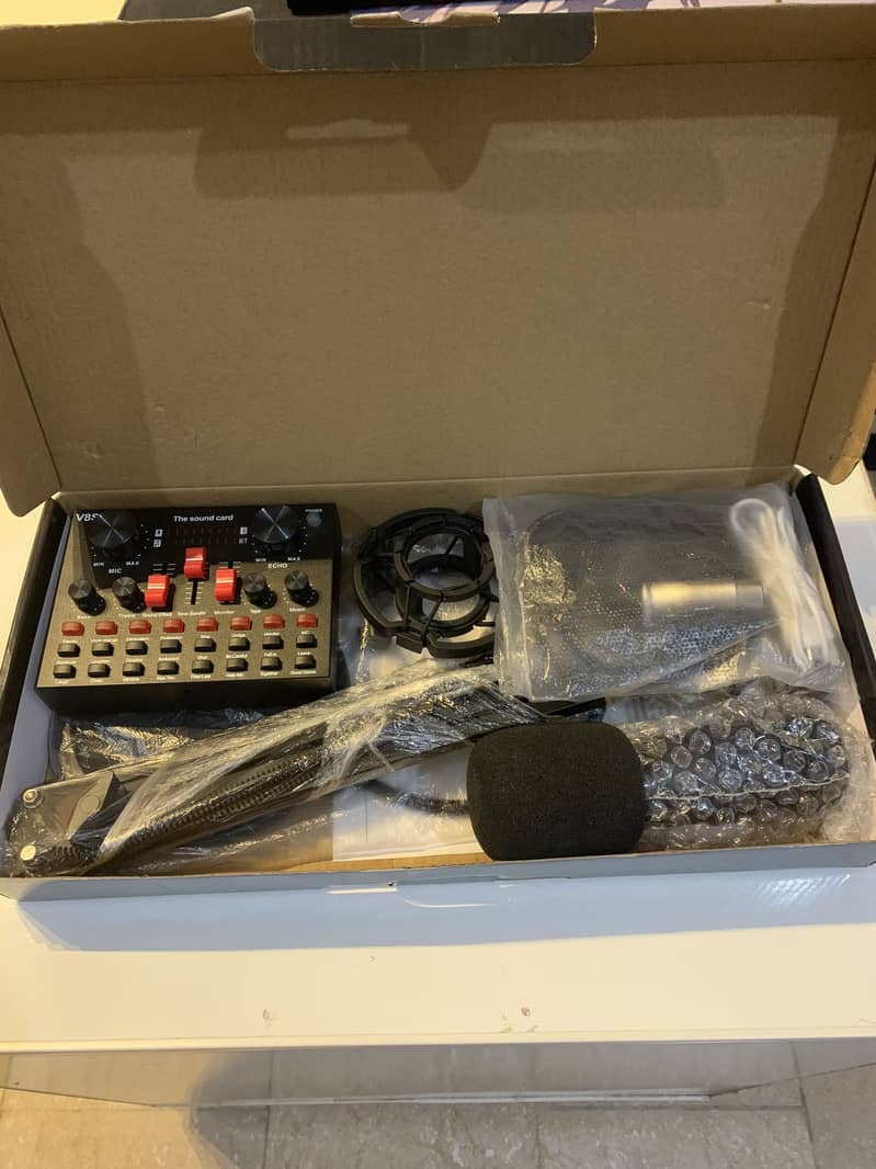 Condensor Microphone with V8 sound card 3