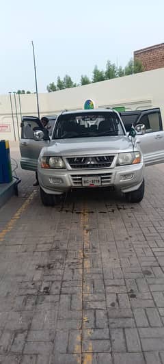Mitsubishi Pajero 2002