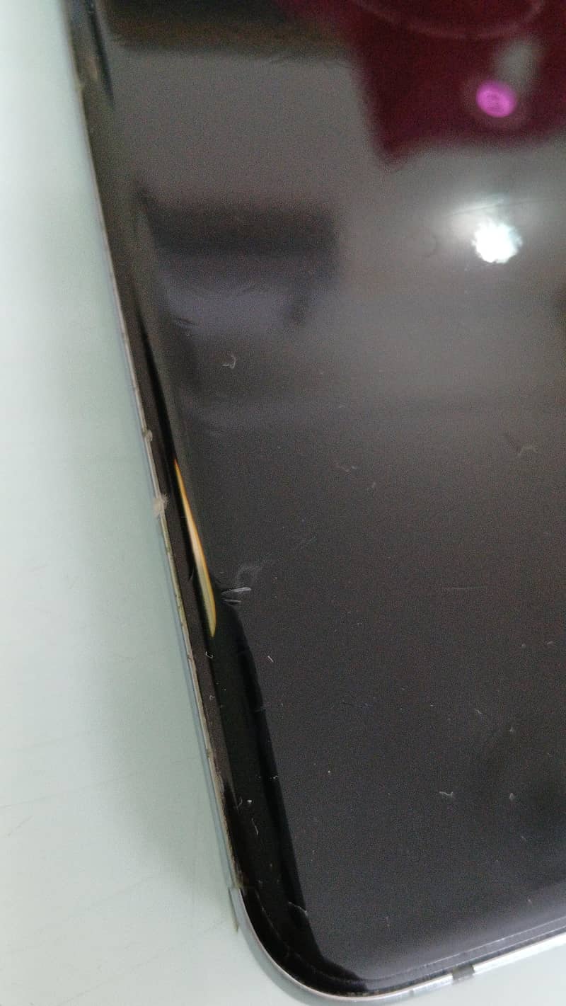 5G_8/256_sim working_back cracked but front scratchless 8