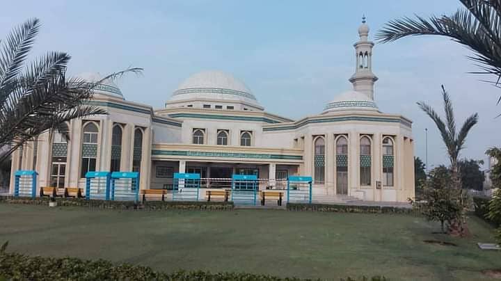 10 Marla Corner Plot Open Form At Super hot Location In Bahria Orchard LHR 1