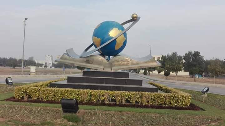 10 Marla Corner Plot Open Form At Super hot Location In Bahria Orchard LHR 2