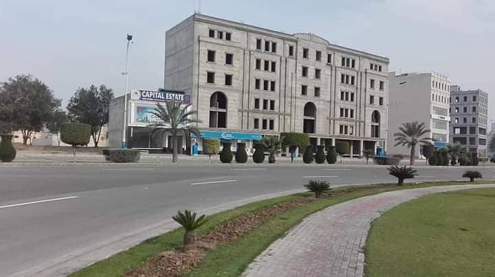 10 Marla Corner Plot Open Form At Super hot Location In Bahria Orchard LHR 4