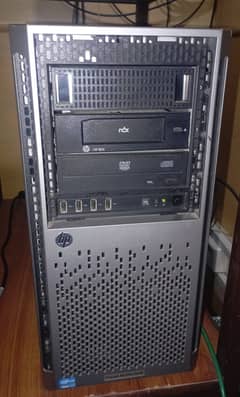 HP Prolaint ML350e G8