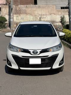 Toyota Yaris Ativ full opt