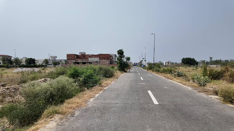 DHA PHASE 7 BLOCK U, 1 KANAL PAIR PLOT AVAILABLE FOR SALE ON REASONABLE PRICE 2