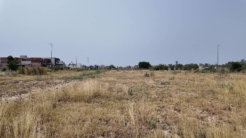 DHA PHASE 7 BLOCK U, 1 KANAL PAIR PLOT AVAILABLE FOR SALE ON REASONABLE PRICE 7
