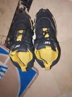 caterpillar shoes brand new just few times wear