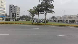 Bahria Orchard 80ft Road Plot No 50#F Prime Location For Sale