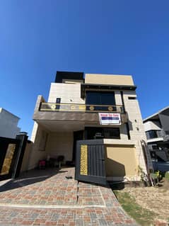 5.5 Marla Brand New Corner House For Sale In Park View City Lahore