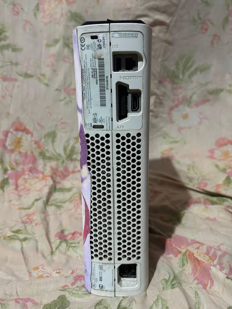 Xbox 360 with wireless controller With 50+ Games 6