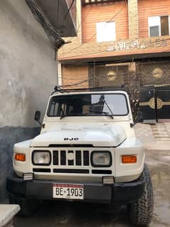 Adam zabardast jeep