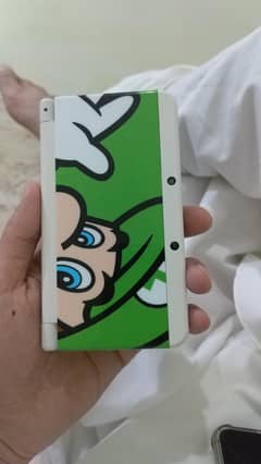 NEW 3DS in GOOD CONDITION WITH CHARGER