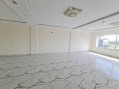 5 Floor Plaza Prime Location 5.33 Marla 50ft Parking Space 150 Main Boulevard Pearl Chowk For Sale