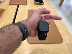 Apple Watch Series 8 -99 battery health