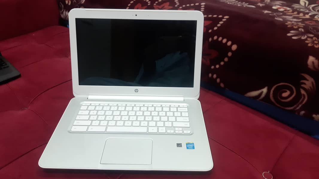 HP intel celeron 4th Generation 4Gb ram 128GBssd screen 14  inches 12