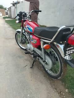 honda 125 1st owner.