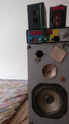 amplifier and speakers