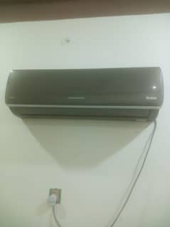 1.5 Ton DC Inverter Cheng Hong Ruba
