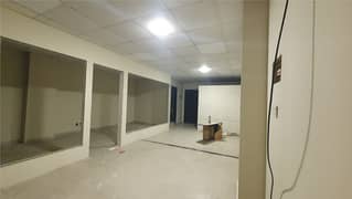 Area 900 Square Feet Office Available For Rent Real Pictures In Main Boulevard Road Gulberg 3 Lahore
