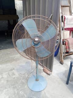 pedastal fan