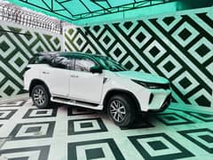 >;;>Toyota Fortuner 2019 petrol V