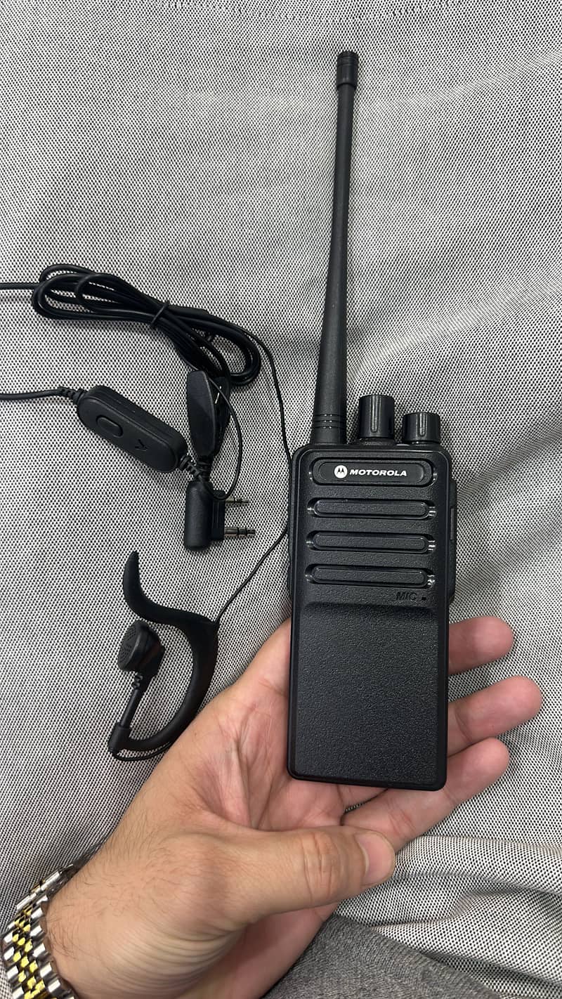 Walkie talkie / wireless set / internet com /Motorola walkie talkie 2