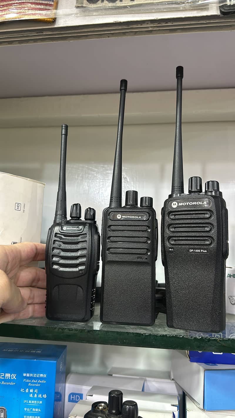 Walkie talkie / wireless set / internet com /Motorola walkie talkie 5