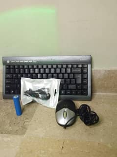keybord and maickro USB charging kebal and mauss and 186050 battery