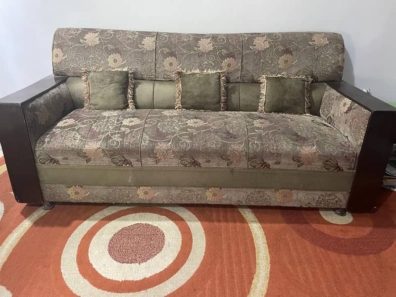 5 seater sofa set with Good condition 0