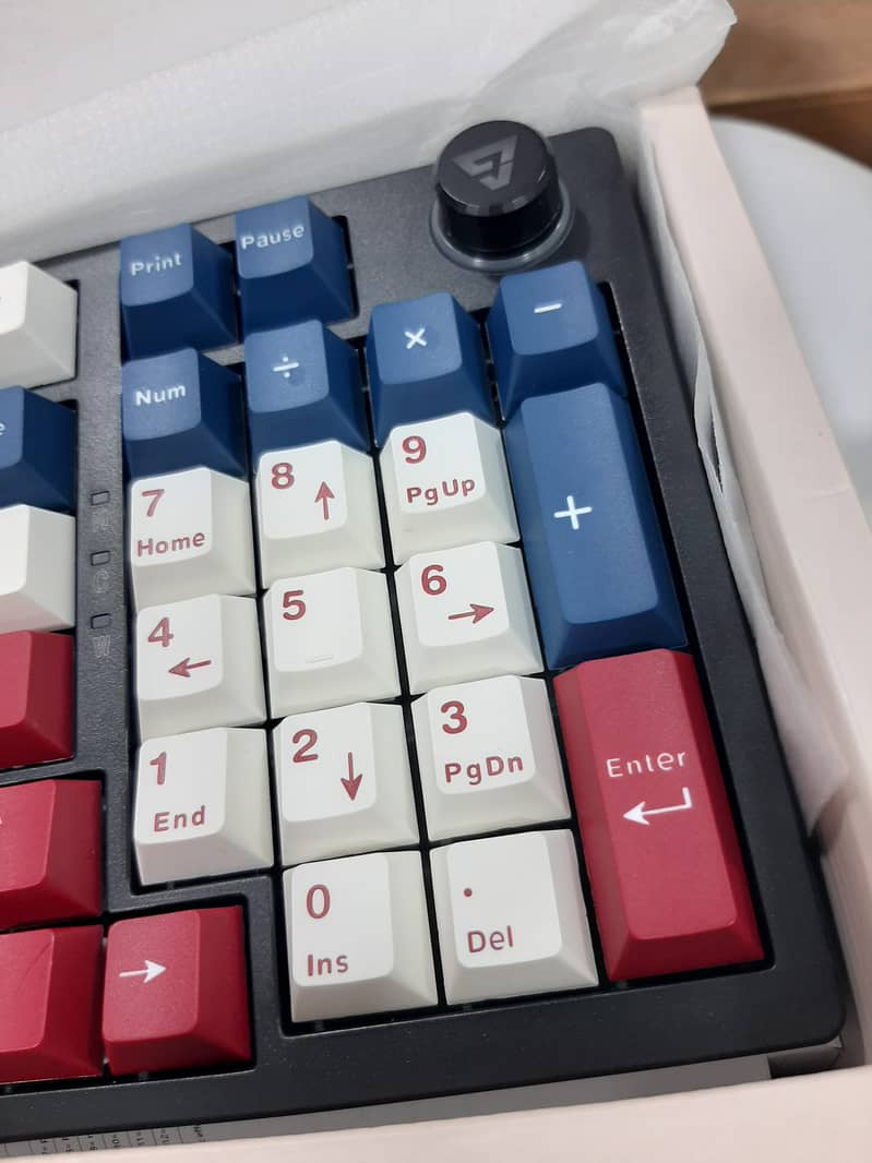Aiguoxin keyboard / mechanical keyboard With mouse | Swipeable 9