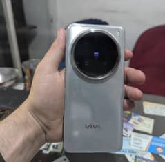 Vivo x200 pro 16/512 GB PTA Approved.