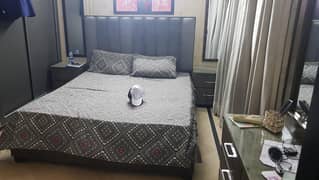 queen size bed for sell