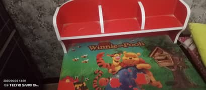 kid table chair in good condition