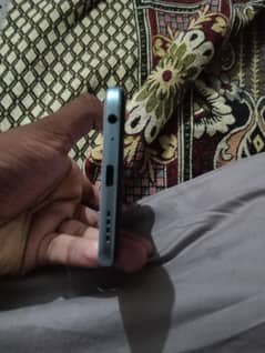 vivo y 21 in lush condition
