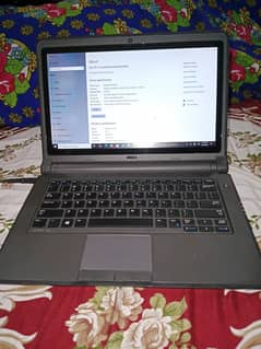 Dell latitude 3350 i5 5 gen 8/256 with ssd
