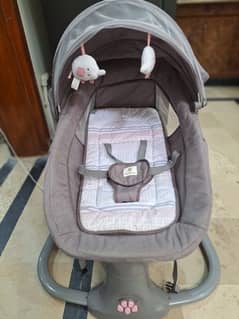 Deluxe Mastela 3 in 1 Electric Swing/Bassinet