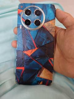 camon 30 10/10 condition 1 month used full box numb( 03155459098)