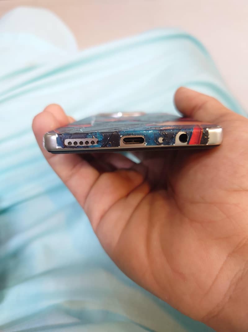 camon 30 10/10 condition 1 month used full box numb( 03155459098) 2