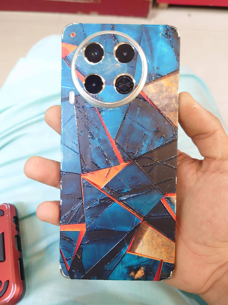camon 30 10/10 condition 1 month used full box numb( 03155459098) 3