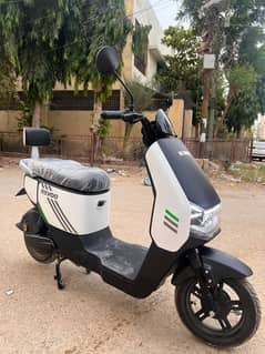 Revoo electric bike, electric scooty