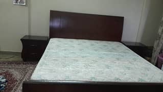 King Sized Wooden Bed/2 Side tables/Matress