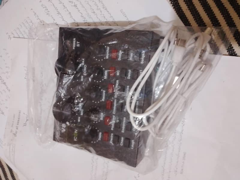 V8 Live Sound card From ICON, in New and Good condition. 0