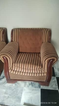 7 seter sofa normal condition