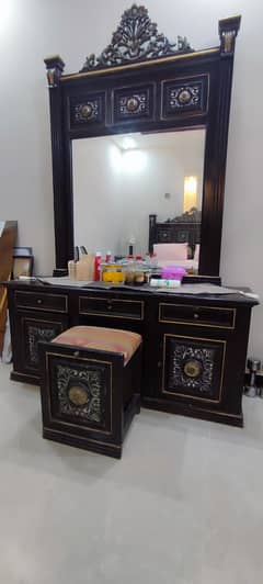 Beautiful Bed, side tables & Dressing