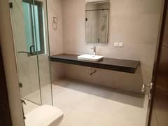 1 KANAL FULL HOUSE FOR RENT NEAR TO MARKET