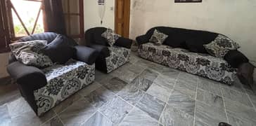 5-Seater Black & Grey Printed Sofa Set