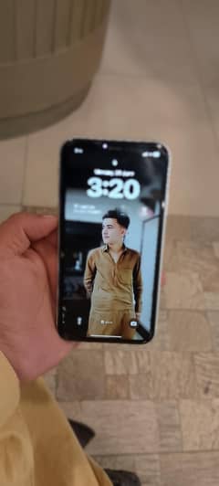 IPHONE XR SIM WORKING
