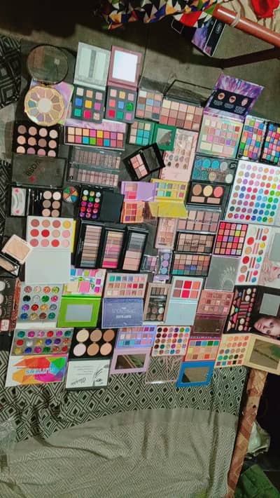  Eye Shadow Palettes – Carton Mix | Wholesale Rates | Best Deals 