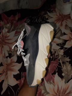 BRANDED SHOE'S