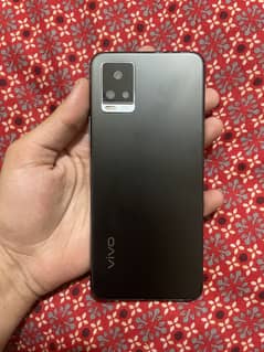 Vivo v20 complete box available alongwith charger. Color black